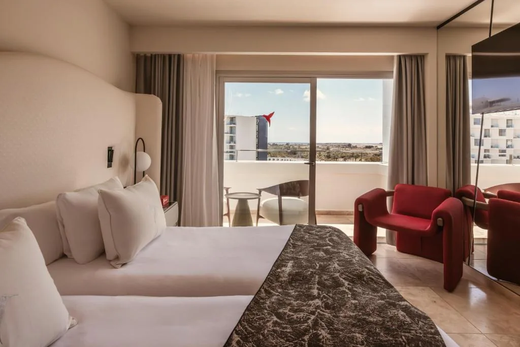 Habitación Twist & Go - Entrada al Ushuaïa Club incluida — The Unexpected Ibiza Hotel - Ushuaïa Club entrance included