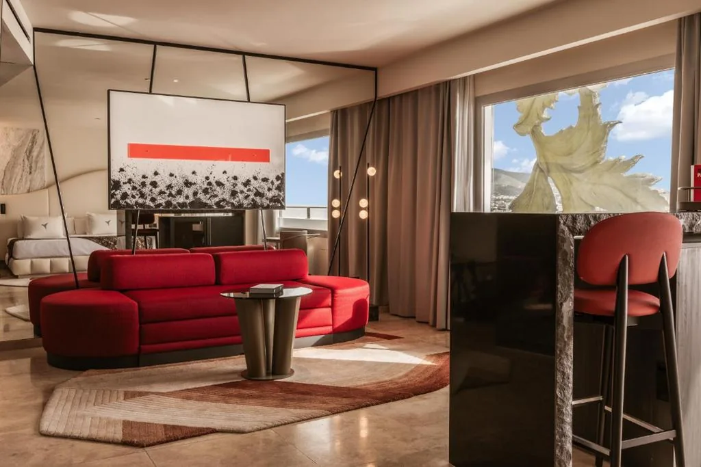 Suite Anything Can Happen - Entrada al Ushuaïa Club incluida — The Unexpected Ibiza Hotel - Ushuaïa Club entrance included