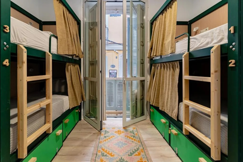Posto letto in dormitorio femminile da 4 posti — The Urban Jungle Hostel