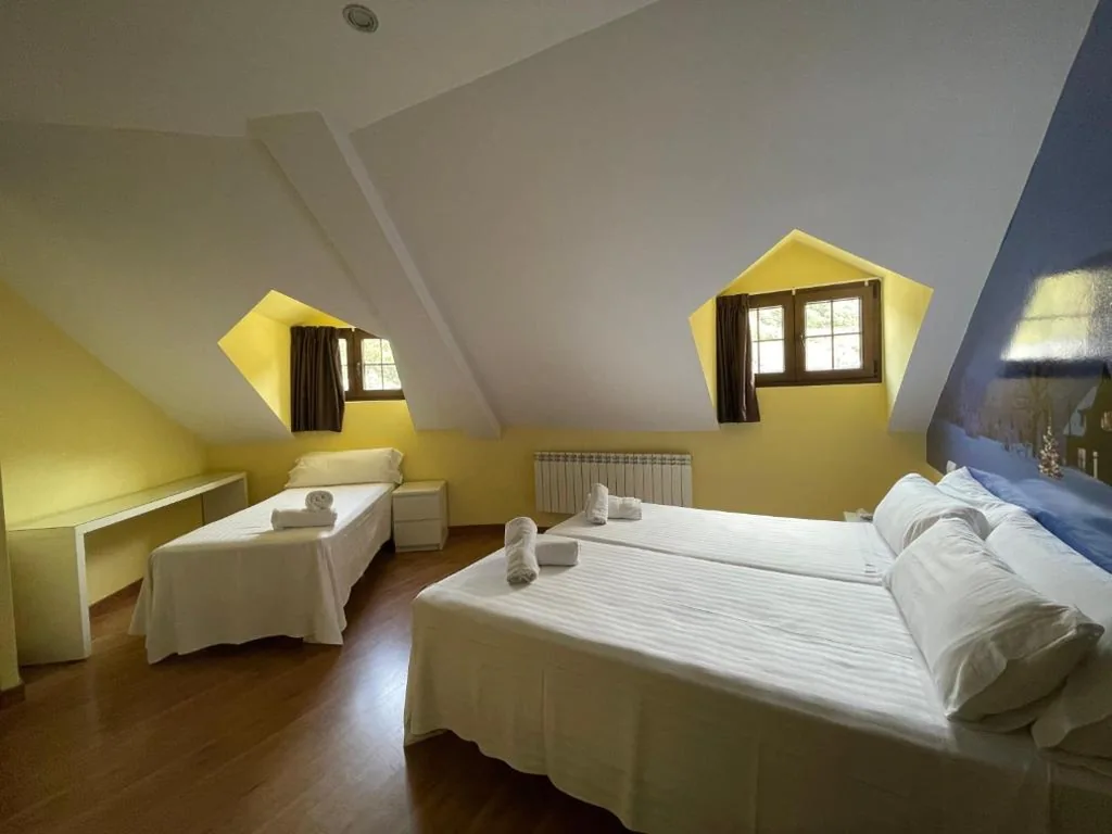 Estudio Familiar — The Way Hostel Molinaseca -Grupo Rosa Azul