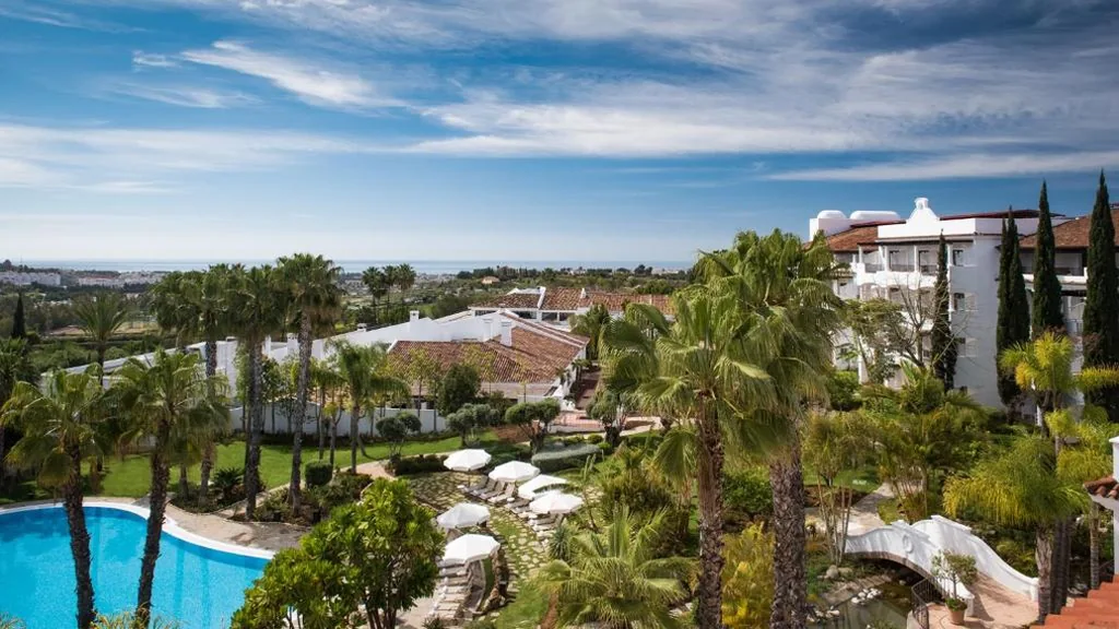 Habitación Deluxe con vistas panorámicas - 1 cama extragrande — The Westin La Quinta Golf Resort & Spa, Benahavis, Marbella