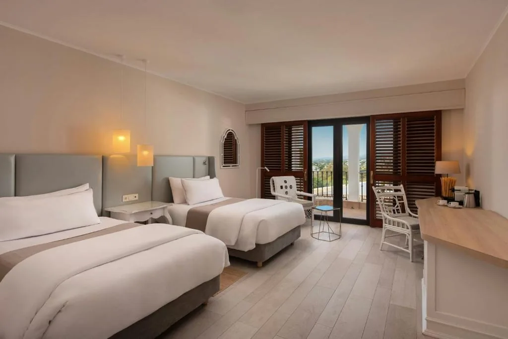 Habitación Doble Clásica con vistas panorámicas - 2 camas — The Westin La Quinta Golf Resort & Spa, Benahavis, Marbella