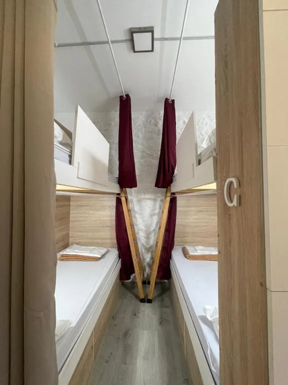 Dormitorio condiviso misto - 4 letti — Therma Pilgrim Hostel