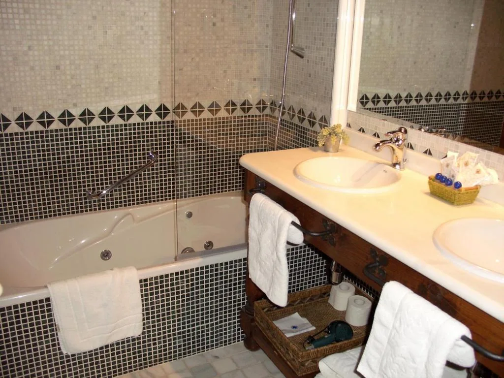 Suite Junior com banheira de hidromassagem — Tierras de Moya