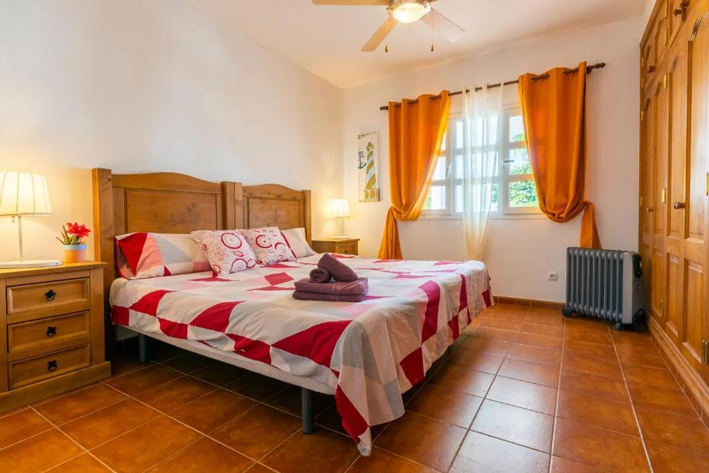 Junior Suite mit Poolblick — Timanfaya Casa Rural