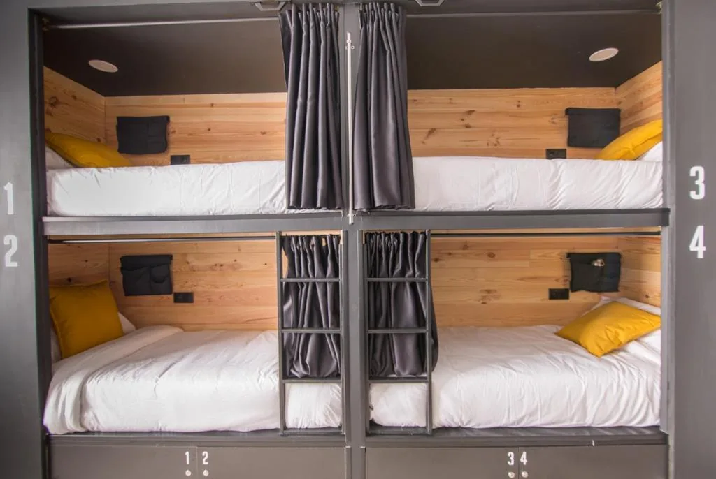 Cama em dormitório misto com 6 camas — Tinto Dreams Hostel