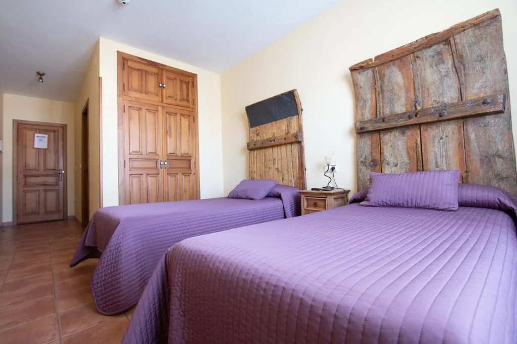 Camera doppia con 2 letti — Tirontillana