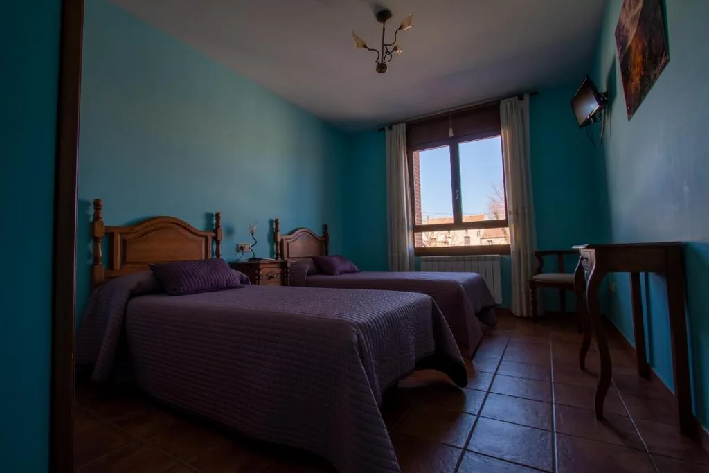 Camera doppia con 2 letti — Tirontillana