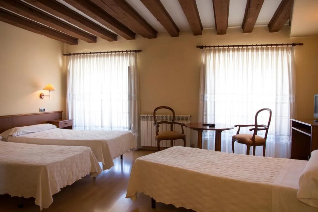Dreibettzimmer — Tirso de Molina