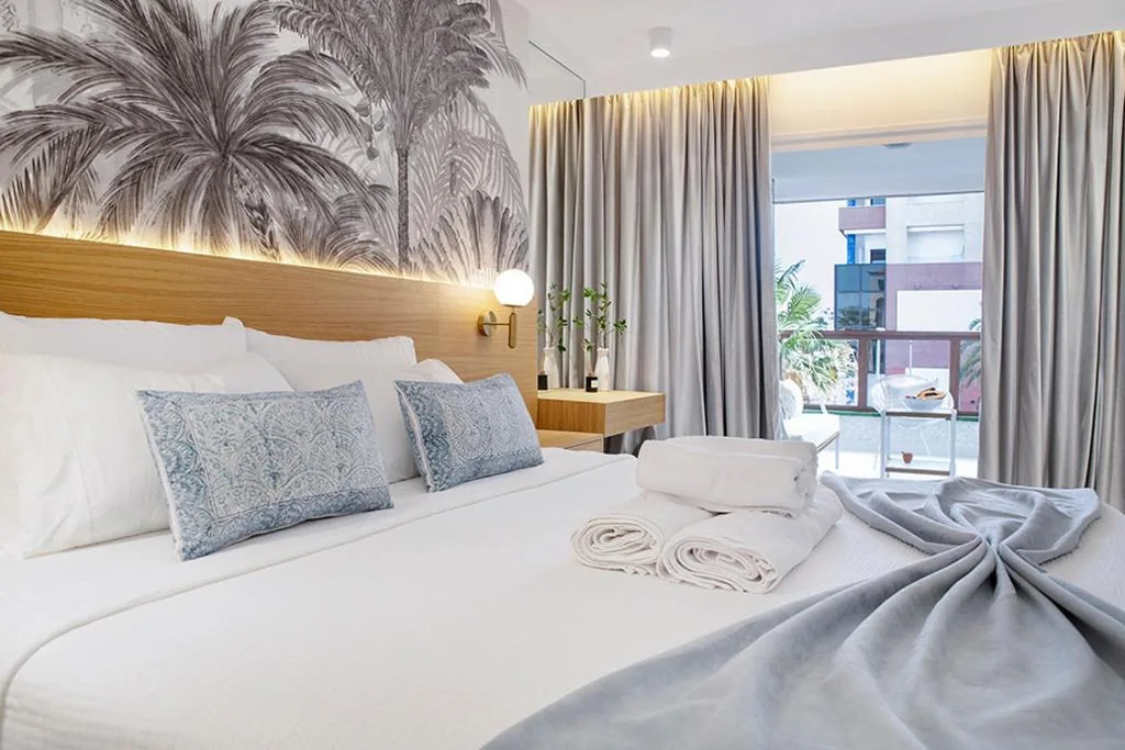 Apartamento Deluxe de 1 dormitorio — TMS Andorra Luxury ApartHotel, Las Americas, Pool&Beach
