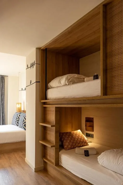 Habitación Cuádruple Estándar — Toc Hostel Granada