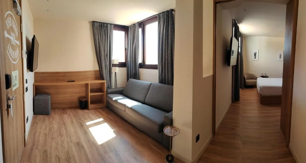 Habitación Doble Deluxe — Toc Hostel Granada