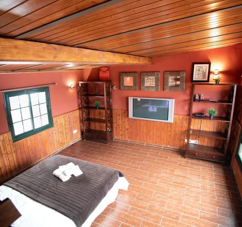 Haus mit 4 Schlafzimmern — TOLEDO ENCANTADO Piscina y BBQ privada 2,5 km de Puy du Foy
