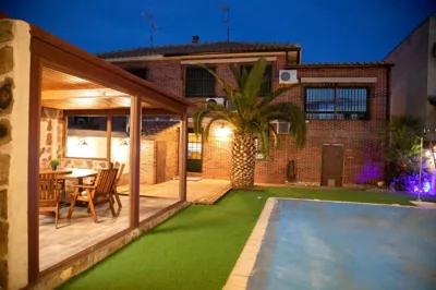 TOLEDO ENCANTADO Piscina y BBQ privada 2,5 km de Puy du Foy — Foto 8