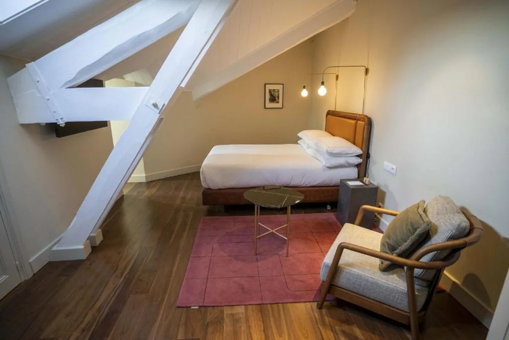 Superior Room - 1 large bed — Torre del Remei