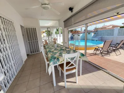 Torredembarra cosy, well equipped house, 5 min. from the beach — Foto 4