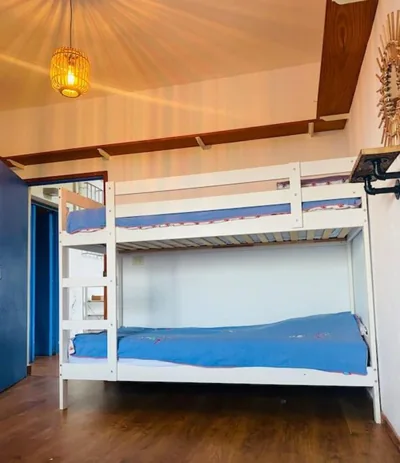 Tortuga blue house in banana plantation — foto 2