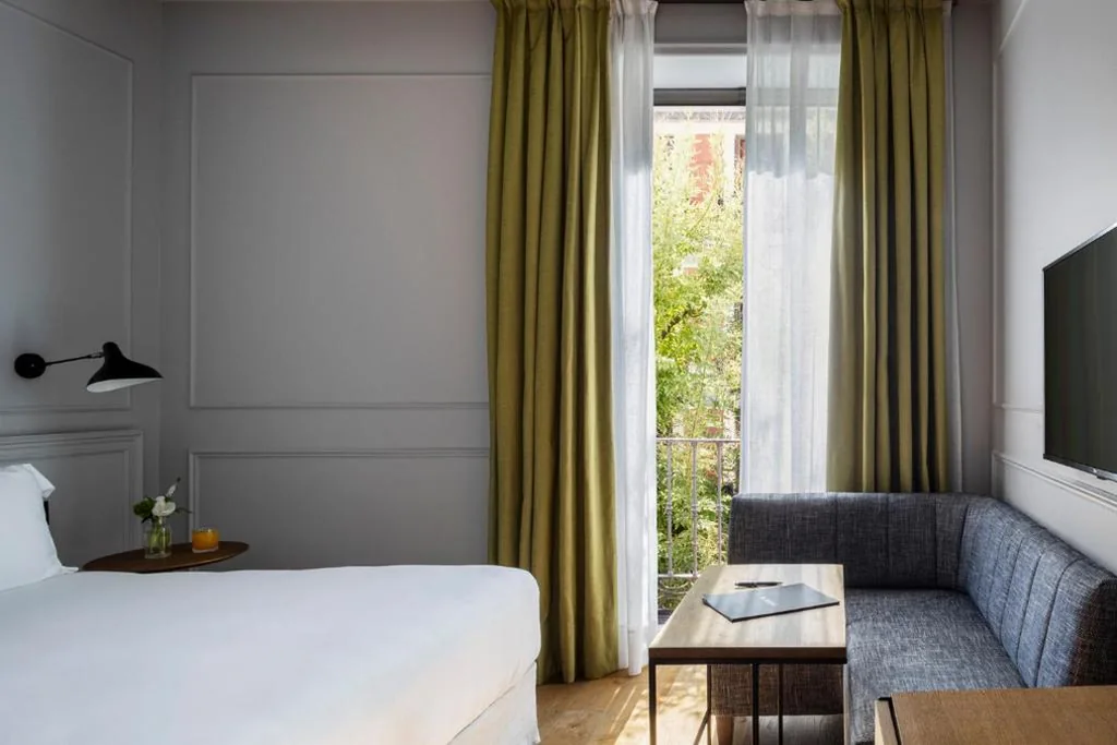 Habitación Doble Deluxe — TÓTEM Madrid, a Small Luxury Hotel of the World