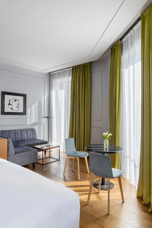 Suite Junior — TÓTEM Madrid, a Small Luxury Hotel of the World