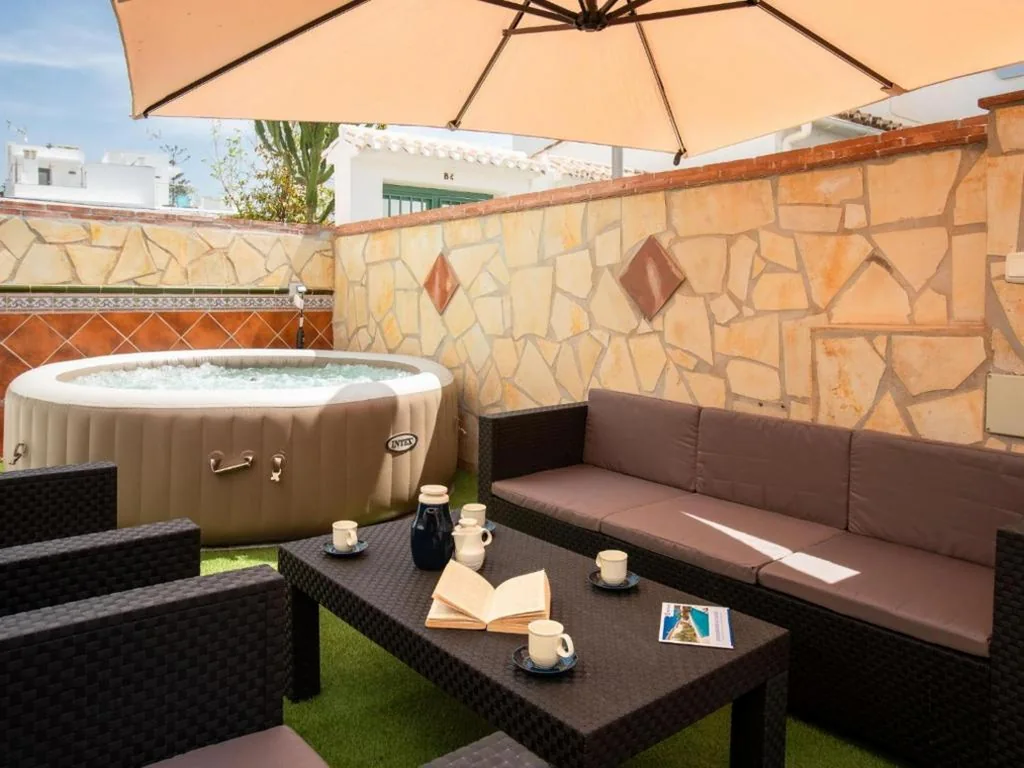 Haus mit 3 Schlafzimmern — Town Center House With Jacuzzi