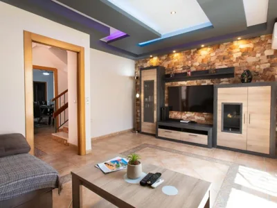 Town Center House With Jacuzzi — Foto 5