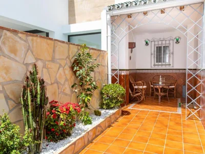 Town Center House With Jacuzzi — Foto 10