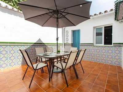 Town Center House With Jacuzzi — Foto 11