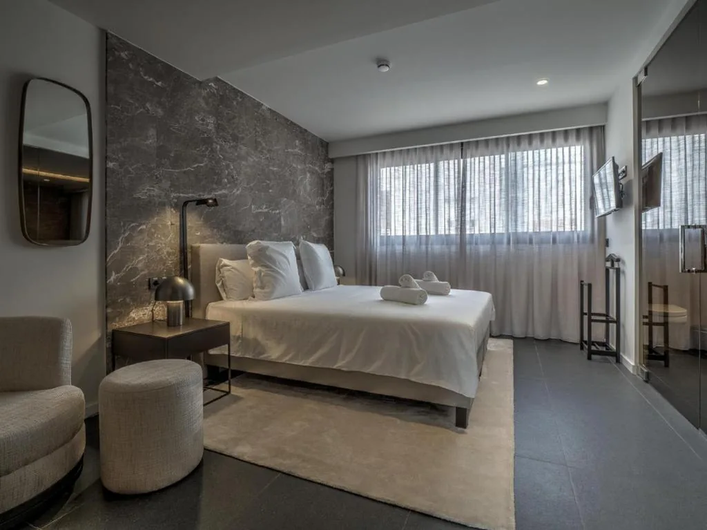 Deluxe-Apartment mit 2 Schlafzimmern und Balkon — TQ 10 Boutique