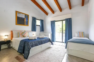 Tranquil large 6 bedroom family Villa sleeps 15 near Sitges — photo 2