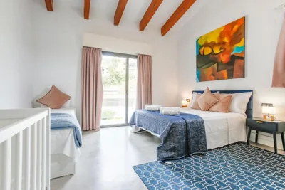 Tranquil large 6 bedroom family Villa sleeps 15 near Sitges — photo 8