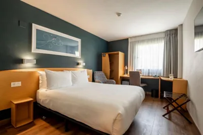 Travelodge Alicante Puerto — Foto 7