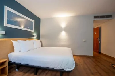 Travelodge Alicante Puerto — Foto 8