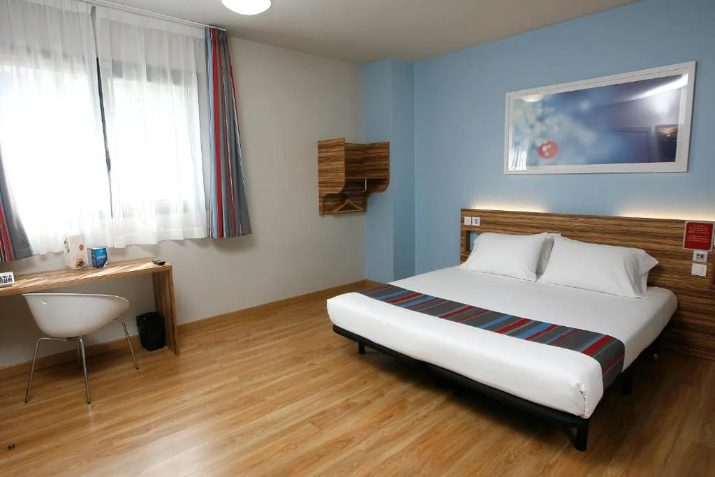 无障碍双人间 — Travelodge Barcelona Fira
