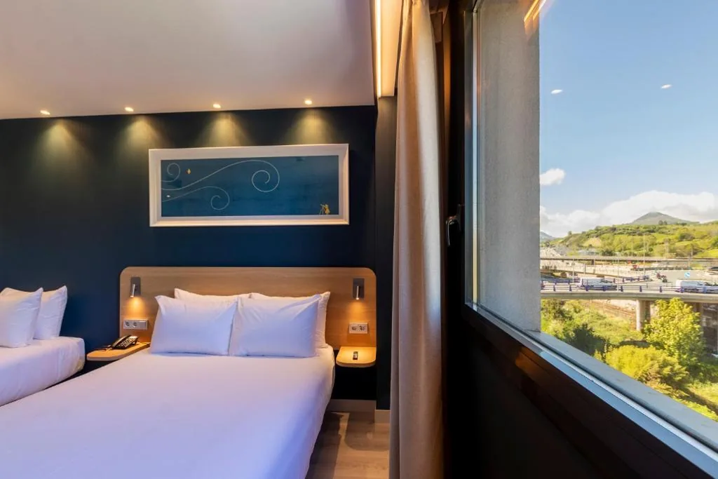 Driepersoonskamer — Travelodge Bilbao Sestao