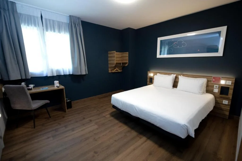 Chambre Double adaptée aux personnes en situation de handicap - 1 ou 2 lits — Travelodge Madrid Metropolitano