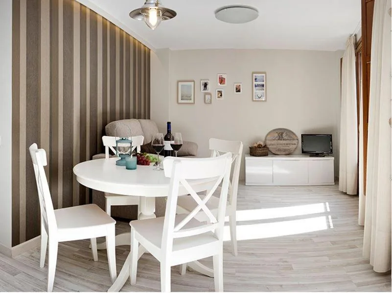 Apartamento de 2 dormitorios — Tres aguas