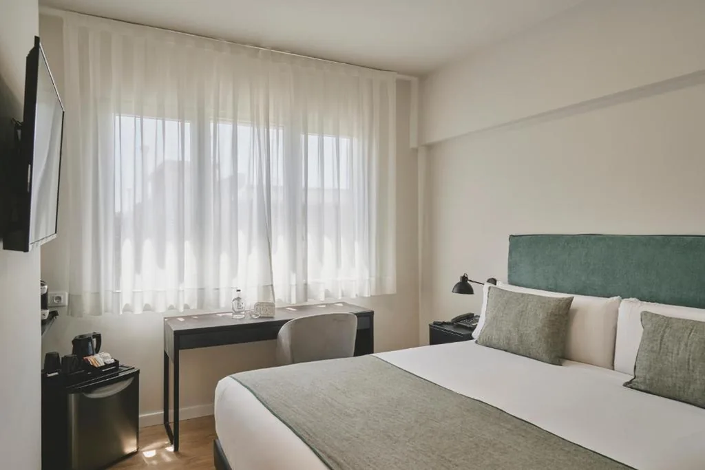 Tres Torres Atiram Hotel