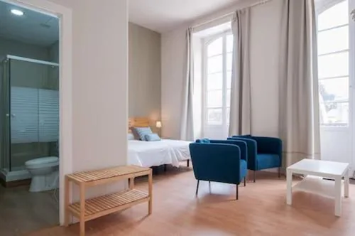 Triana 103 Rooms & Suites