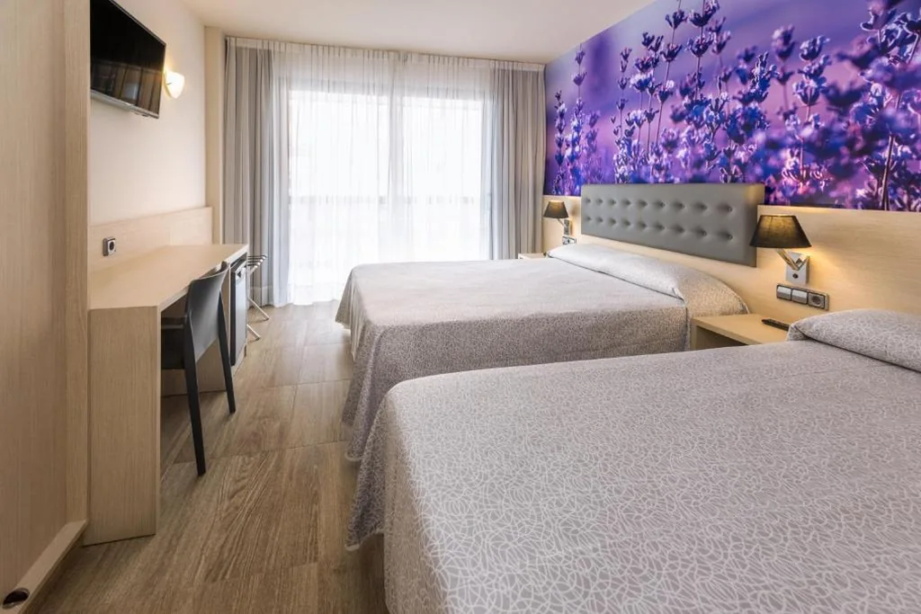 Chambre triple (2 adultes + 1 enfant) — Tropic Park