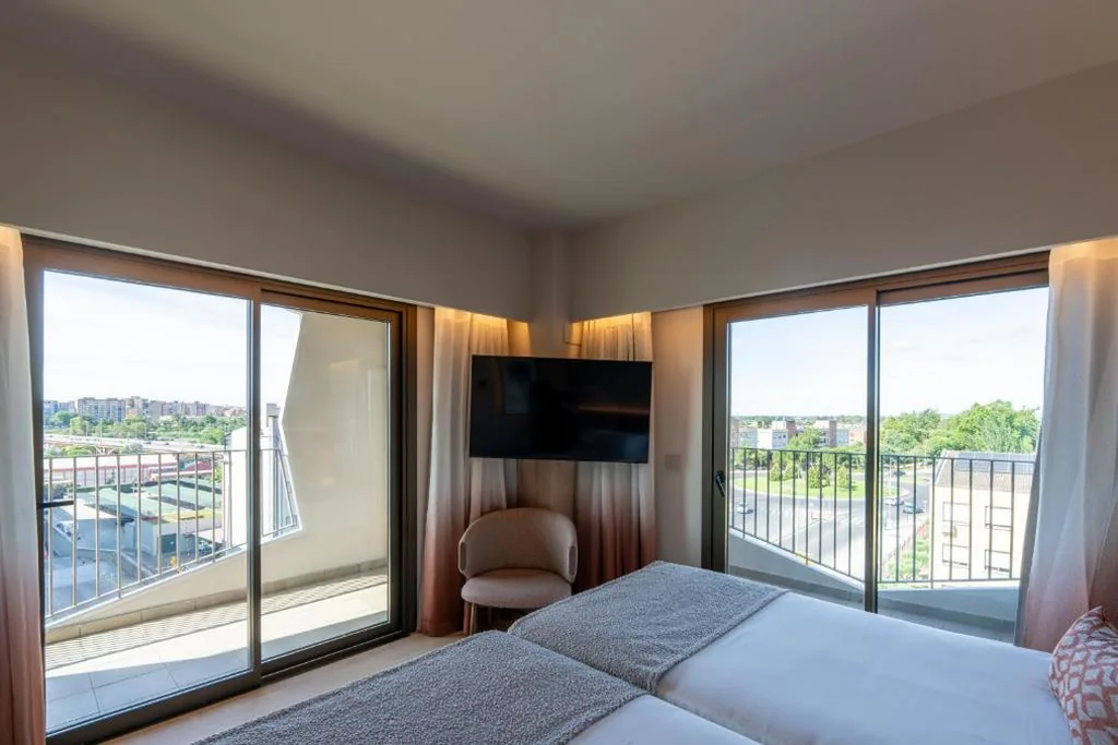 Camera doppia Deluxe con balcone — Turia Badajoz