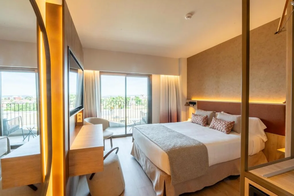 Junior suite con vista sulla piscina — Turia Badajoz