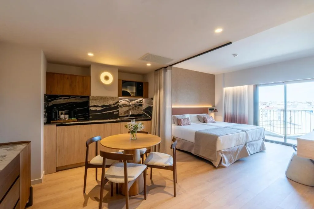Junior suite con vista sulla piscina — Turia Badajoz
