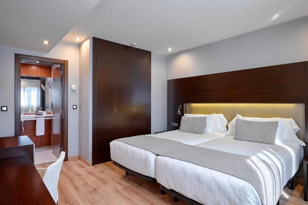 Habitación Doble Superior - 2 camas — Turia Granada