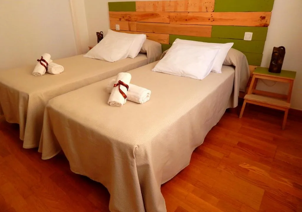 Camera doppia con bagno in comune - 1 o 2 letti — Twenty Seven Degrees Las Palmas