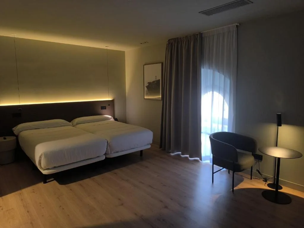 Habitación Doble adaptada para personas con movilidad reducida — U-Hotel Aduana Ribadeo