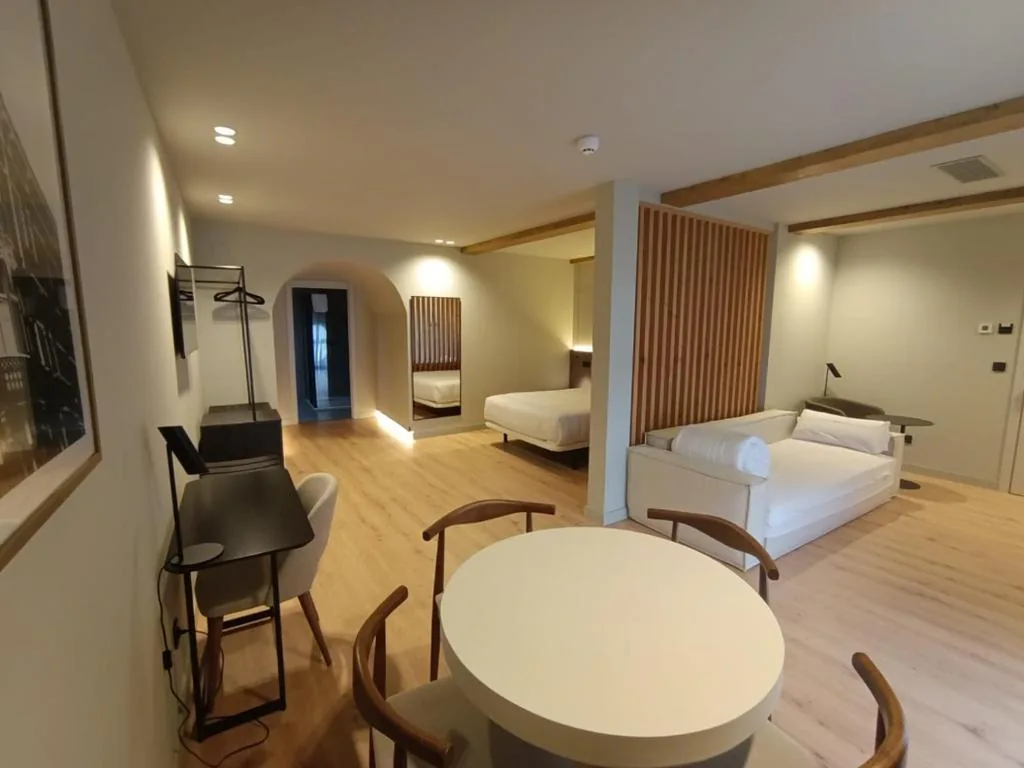 Habitación Triple — U-Hotel Aduana Ribadeo
