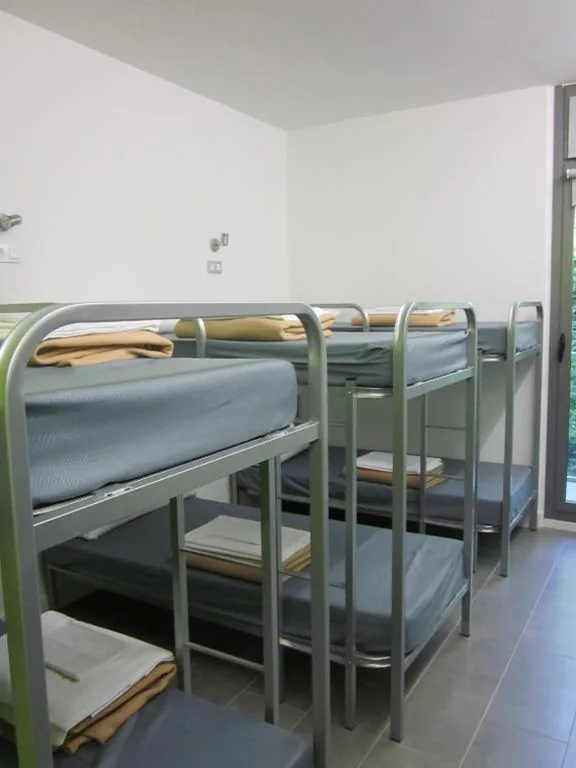 Familienzimmer mit Balkon — UBA Hostel