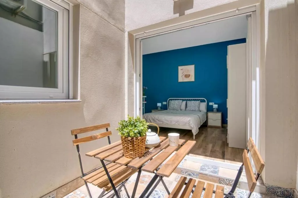 Monolocale con balcone — Umihouse apartamentos centro Alicante