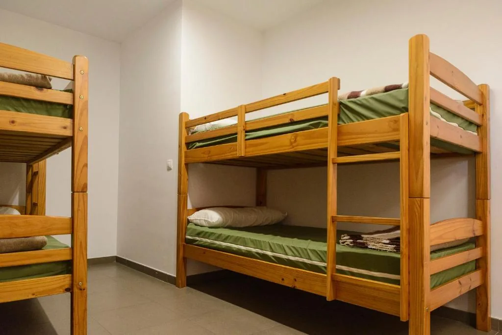 Litera en habitación compartida - Solo mujeres — UNDUESINA Albergue Undués de Lerda