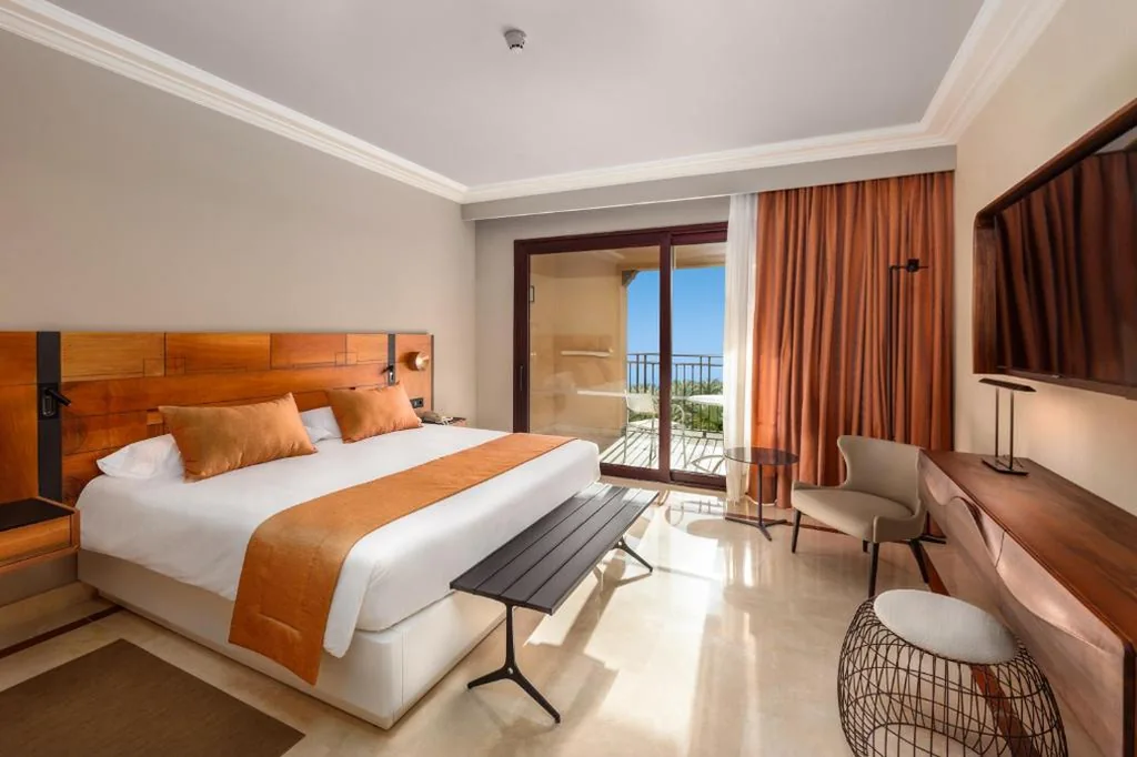 Unique Deluxe Zimmer mit Aussicht — Unique Club at Lopesan Costa Meloneras Resort